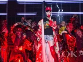 李宇春的演唱会造型竟还有这操作?猛兽穿上身果然霸气