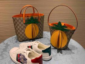 Gucci Children’s GG bucket bag with pineapple 580850