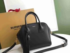 Burberry/巴宝莉 Cube - 小号皮革立方包 80159141