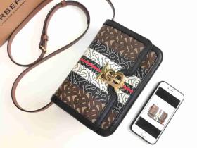 Burberry/巴宝莉 TB小号专属标识条纹环保帆布锁扣包 80193361