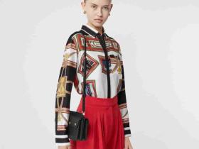 Burberry/巴宝莉 Title - 迷你口袋细节皮革泰尔特手袋 80145791