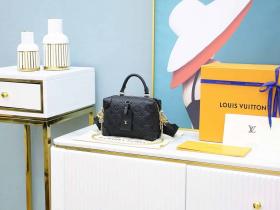 Louis Vuitton LV M45393 Petite Malle Souple 盒子斜跨包