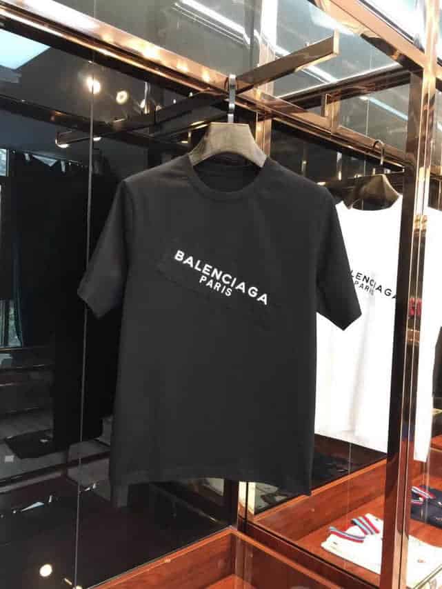 巴黎世家Balenciaga  2018ss 专柜同步发售 简单又不失时尚短袖T恤