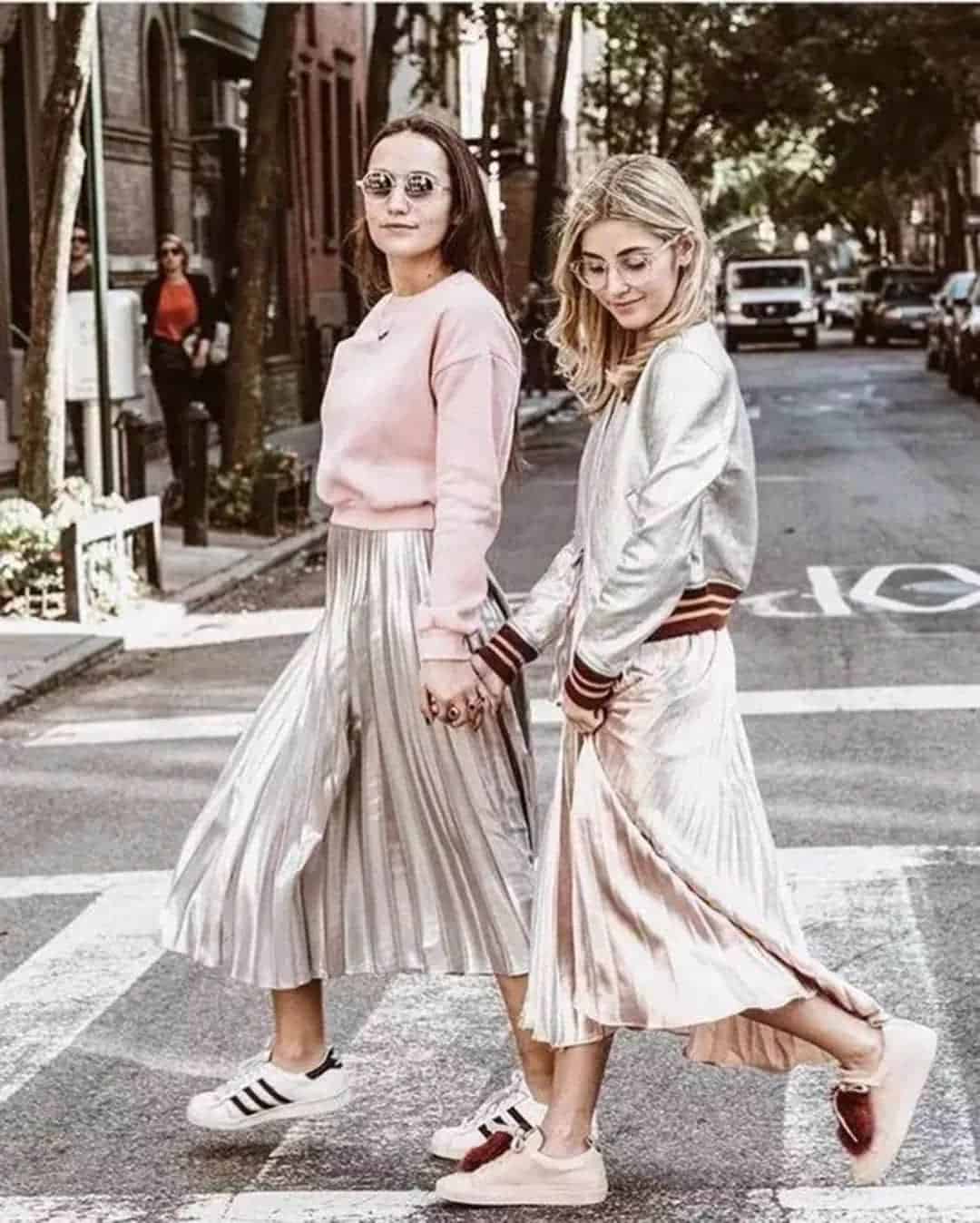 裙子＋运动鞋，才是2018春夏最潮最吸睛搭配！！！
