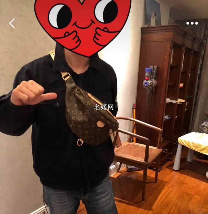 LV/路易威登 BUMBAG 情侣腰包新款老花胸包斜挎包M43644 明星同款