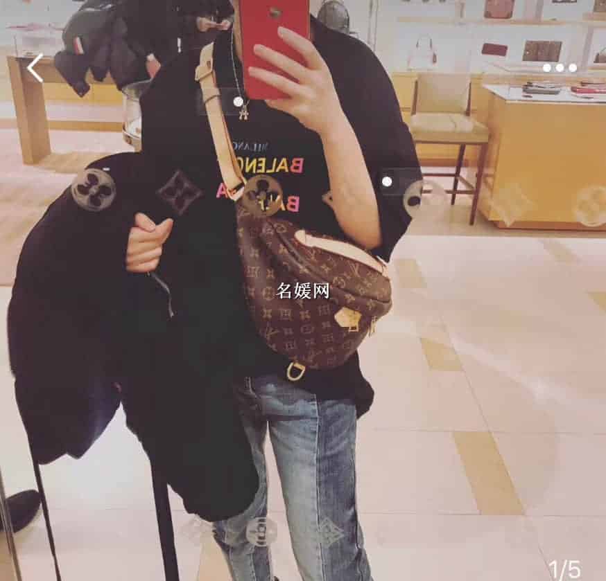 LV/路易威登 BUMBAG 情侣腰包新款老花胸包斜挎包M43644 明星同款