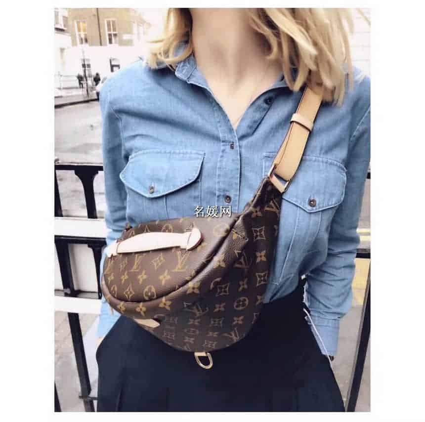 LV/路易威登 BUMBAG 情侣腰包新款老花胸包斜挎包M43644 明星同款