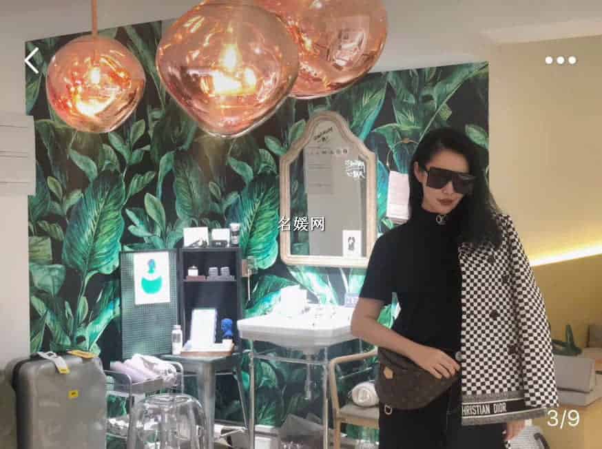 LV/路易威登 BUMBAG 情侣腰包新款老花胸包斜挎包M43644 明星同款