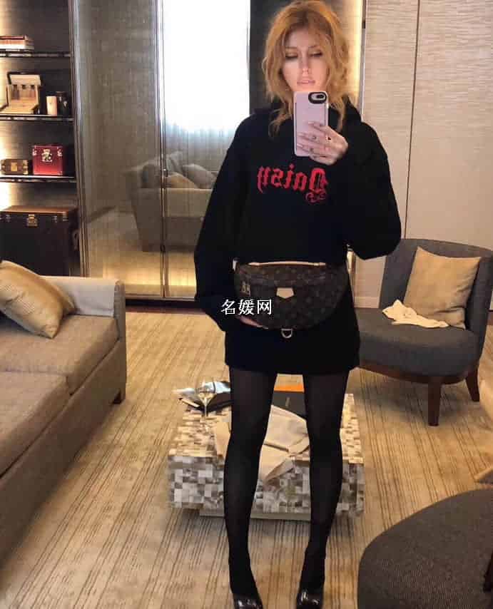 LV/路易威登 BUMBAG 情侣腰包新款老花胸包斜挎包M43644 明星同款