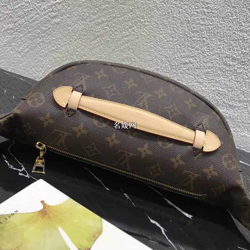 LV/路易威登 BUMBAG 情侣腰包新款老花胸包斜挎包M43644 明星同款