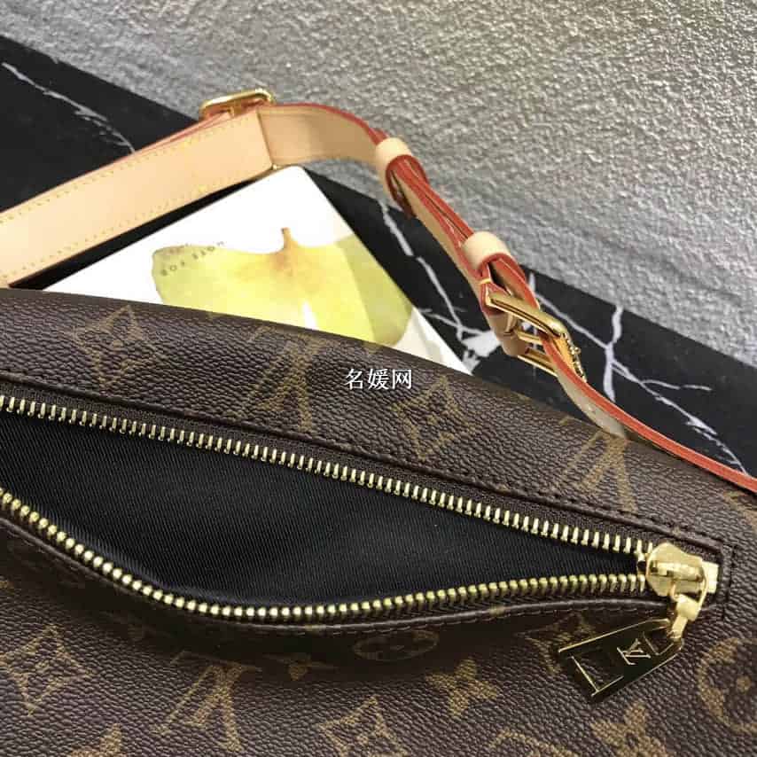LV/路易威登 BUMBAG 情侣腰包新款老花胸包斜挎包M43644 明星同款