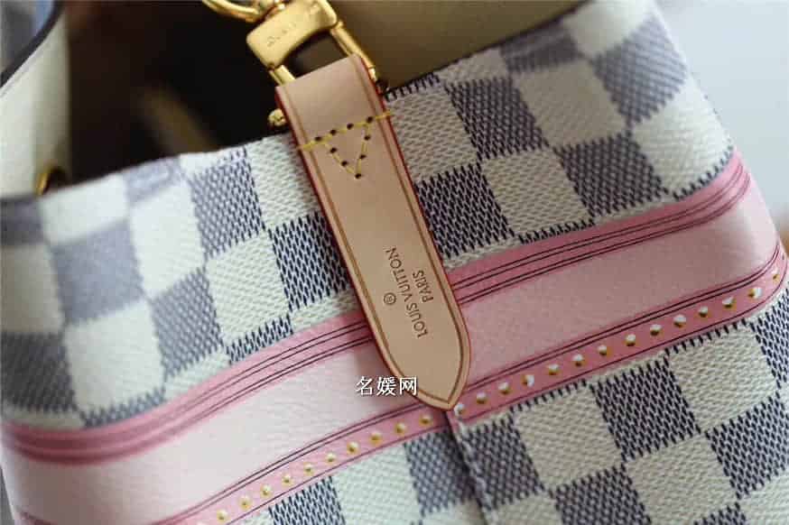 Louis Vuitton路易威登LV挂锁丝印图案 白格NeoNoe水桶包N41066