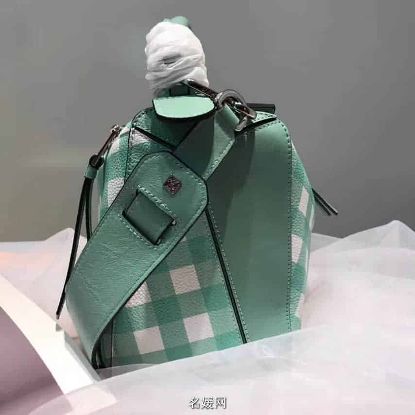 LOEWE罗意威 18新款Puzzle特别版 法式小格纹系列图案中号几何包 三色