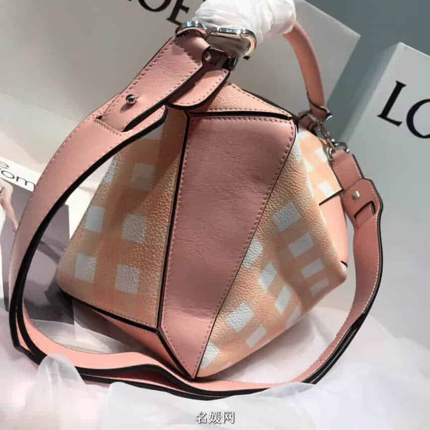 LOEWE罗意威 18新款Puzzle特别版 法式小格纹系列图案中号几何包 三色