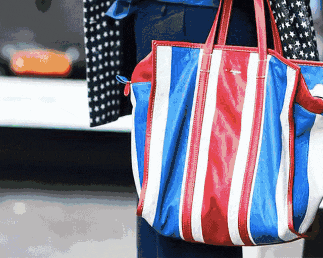今年Tote Bag才是最值得入手的包款，时髦又能装！