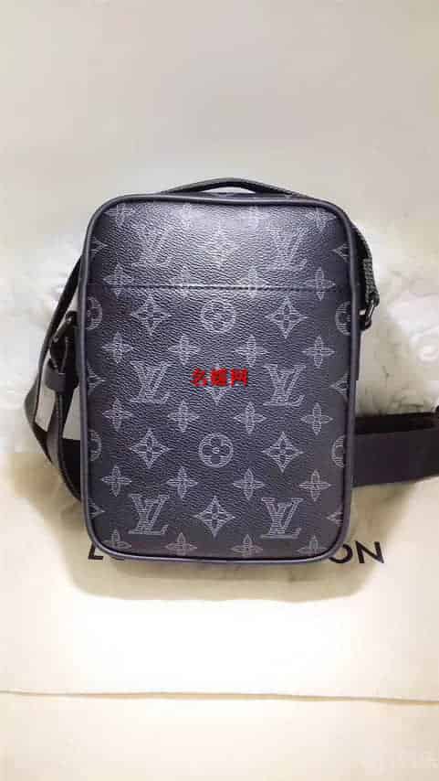 LV/路易威登 18新款 太阳花 Vivienne Danube PM 相机包 M43677