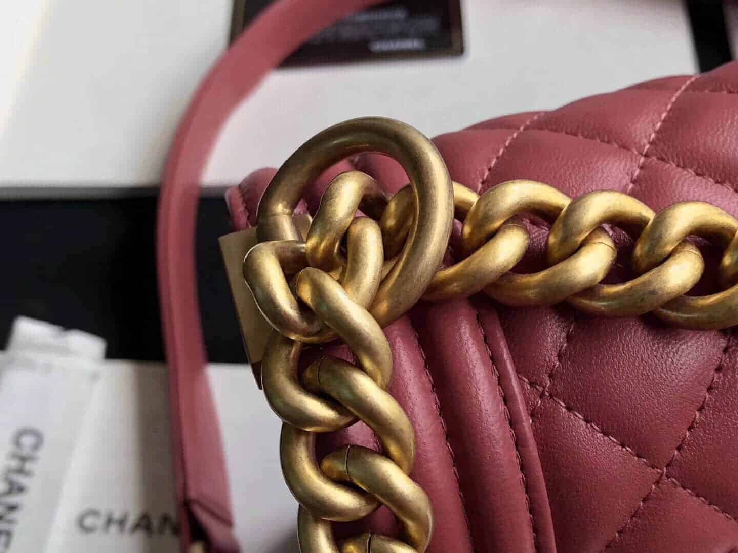 香奈儿/Chanel 18新款 正品尾皮 西柚红小羊皮沙金扣boy女包 67086