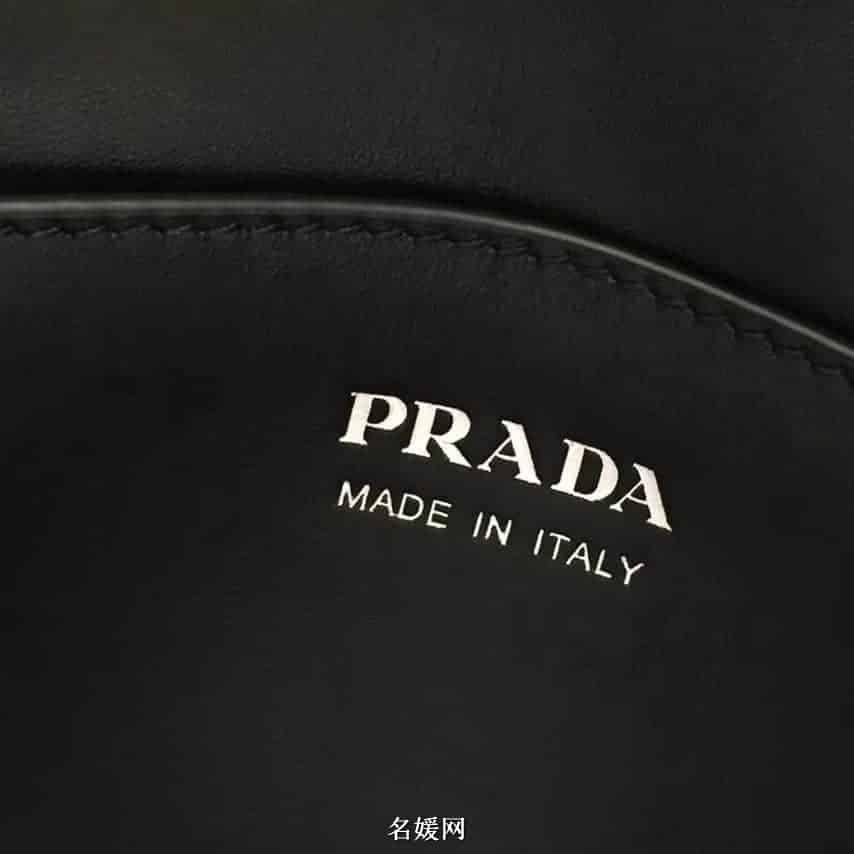 PRADA/普拉达 18新款 Monochrome 手袋信封单肩斜挎包 1BD127