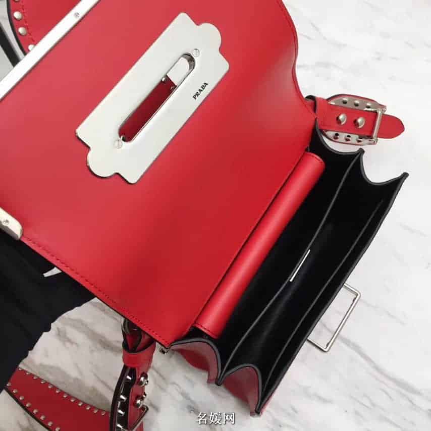 PRADA/普拉达 18新款铆钉装饰拼色 Cahier手袋  1BD045 七色