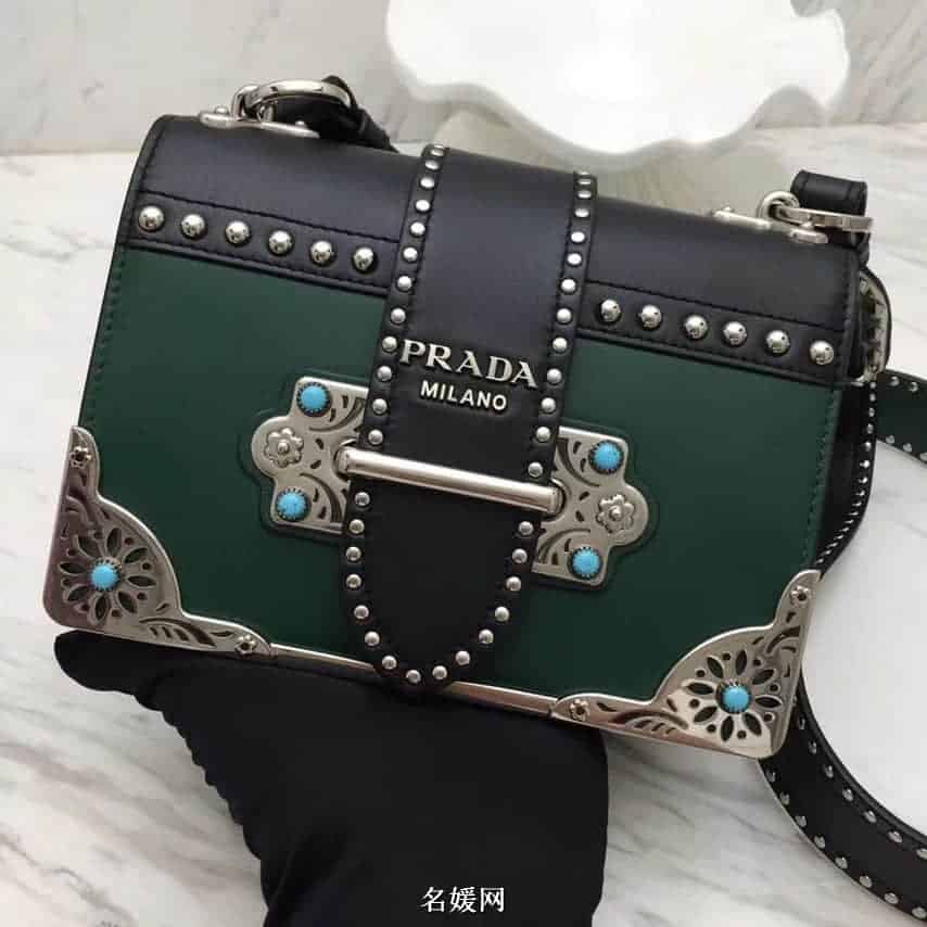 PRADA/普拉达 18新款铆钉装饰拼色 Cahier手袋  1BD045 七色