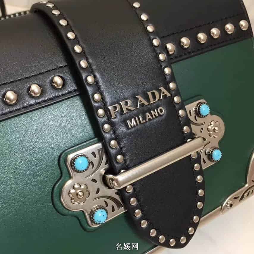 PRADA/普拉达 18新款铆钉装饰拼色 Cahier手袋  1BD045 七色
