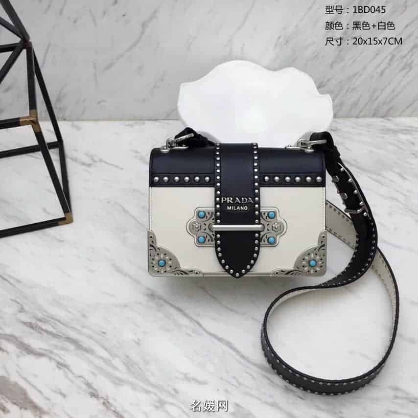 PRADA/普拉达 18新款铆钉装饰拼色 Cahier手袋  1BD045 七色