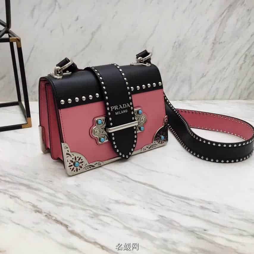 PRADA/普拉达 18新款铆钉装饰拼色 Cahier手袋  1BD045 七色