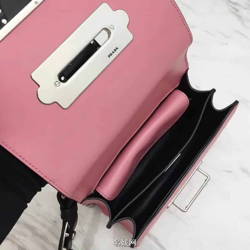 PRADA/普拉达 18新款铆钉装饰拼色 Cahier手袋  1BD045 七色