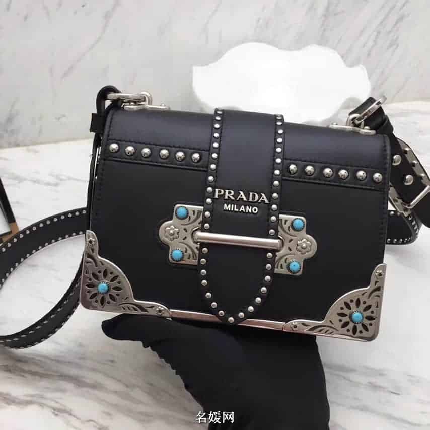 PRADA/普拉达 18新款铆钉装饰拼色 Cahier手袋  1BD045 七色