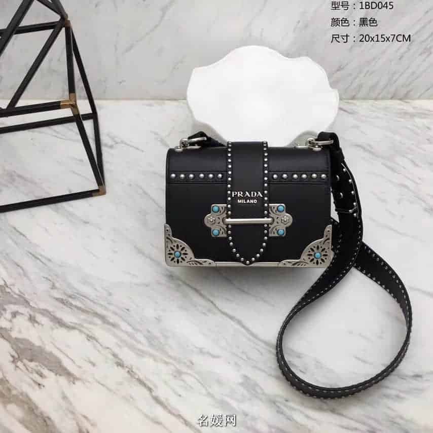 PRADA/普拉达 18新款铆钉装饰拼色 Cahier手袋  1BD045 七色