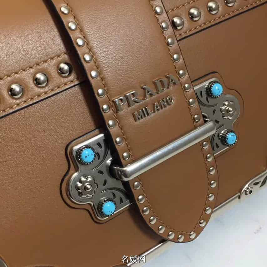 PRADA/普拉达 18新款铆钉装饰拼色 Cahier手袋  1BD045 七色