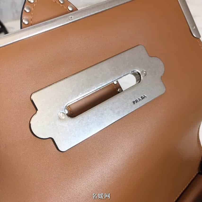 PRADA/普拉达 18新款铆钉装饰拼色 Cahier手袋  1BD045 七色