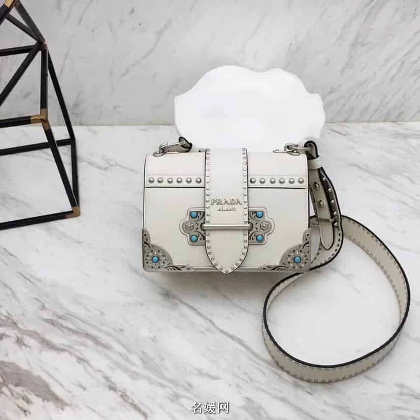 PRADA/普拉达 18新款铆钉装饰拼色 Cahier手袋  1BD045 七色