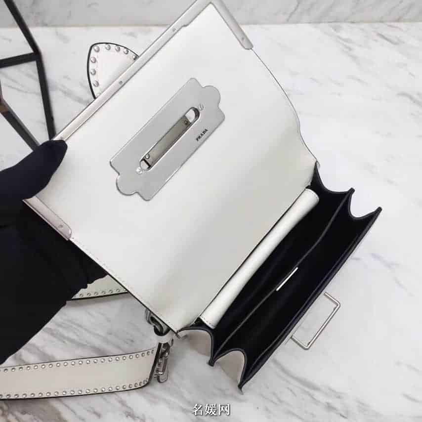 PRADA/普拉达 18新款铆钉装饰拼色 Cahier手袋  1BD045 七色