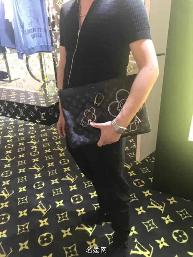 LV/路易威登 18新款Vivienne系列太阳花Pochette Apollo手拿包 M62904