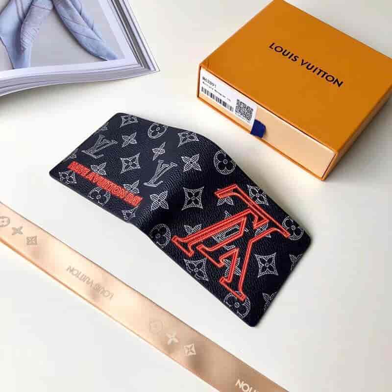 LV/路易威登 18新款 倒转标志Upside Down Multiple錢包M62891
