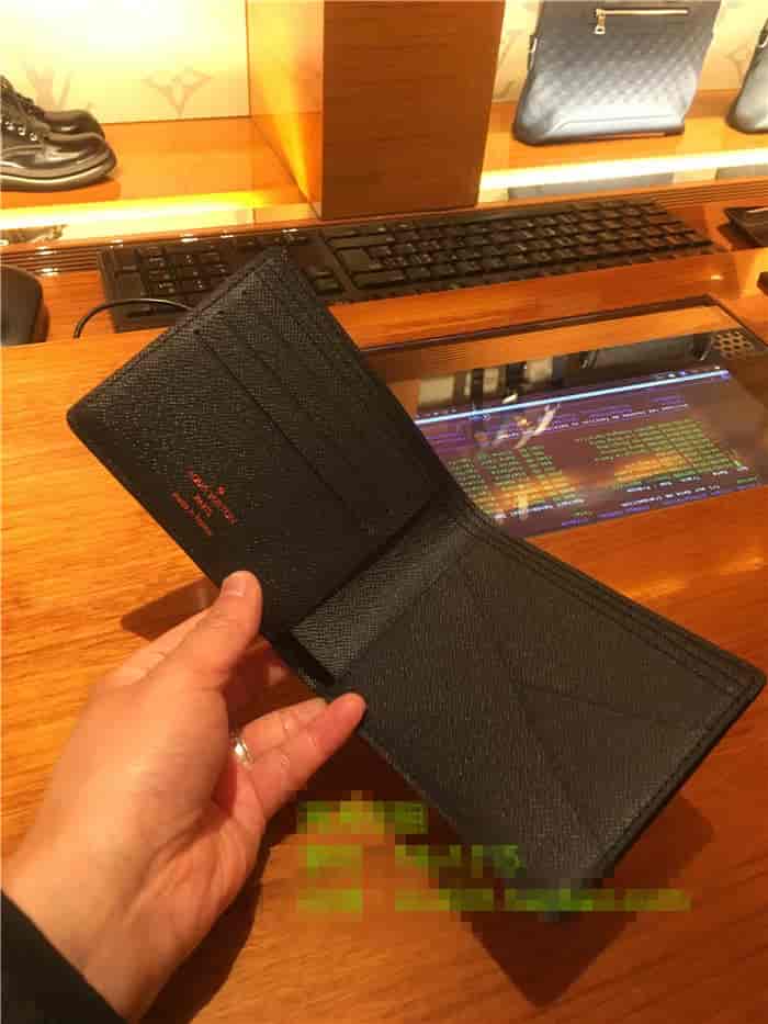 LV/路易威登 18新款 倒转标志Upside Down Multiple錢包M62891