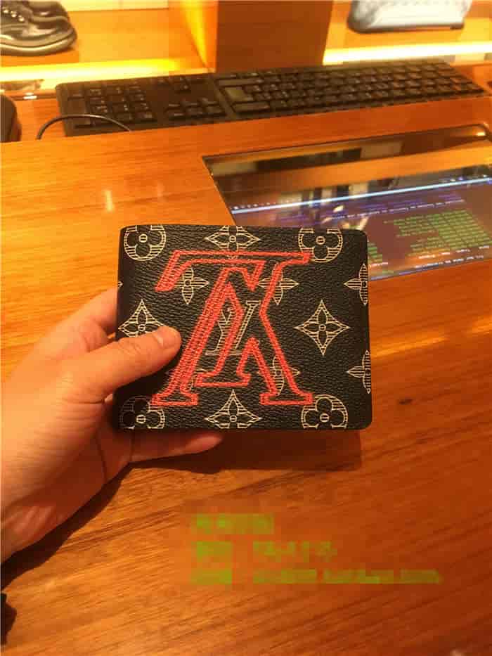 LV/路易威登 18新款 倒转标志Upside Down Multiple錢包M62891