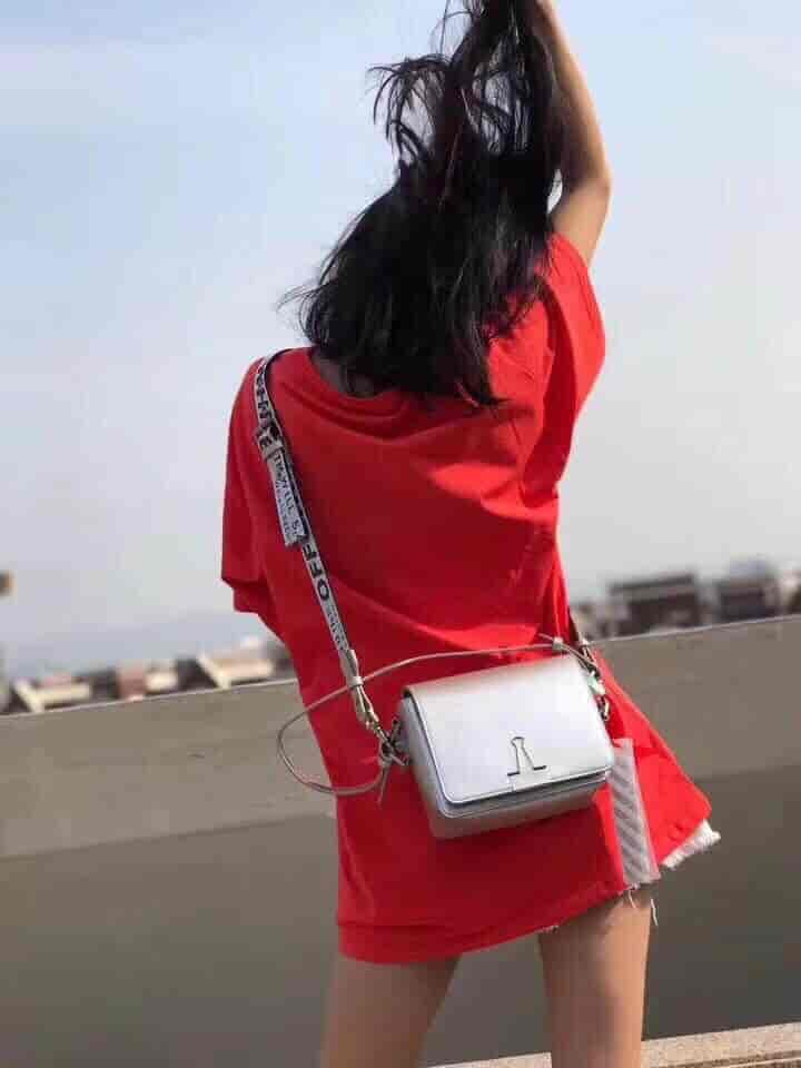 Off-White 18新款 Lognd印字肩带 镜子银斜挎包 5512 5509