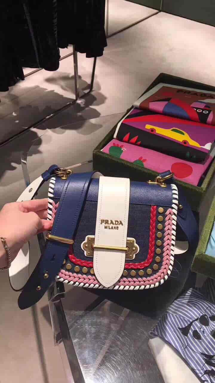 PRADA/普拉达 Pionnière小牛皮拼牛仔布手袋 1BD074