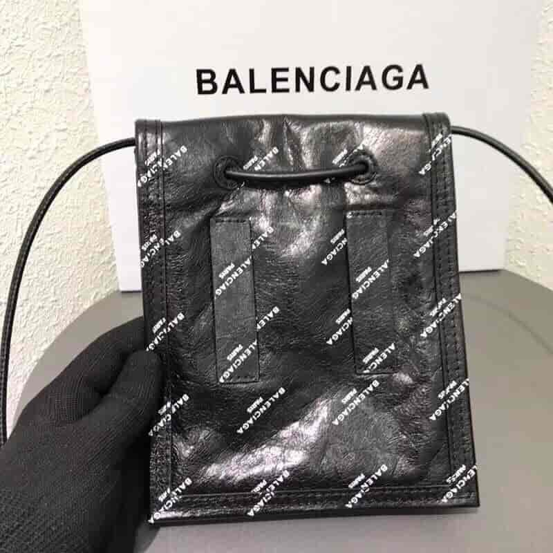 Balenciaga/巴黎世家 18ss 印字logo 斜背/腰包
