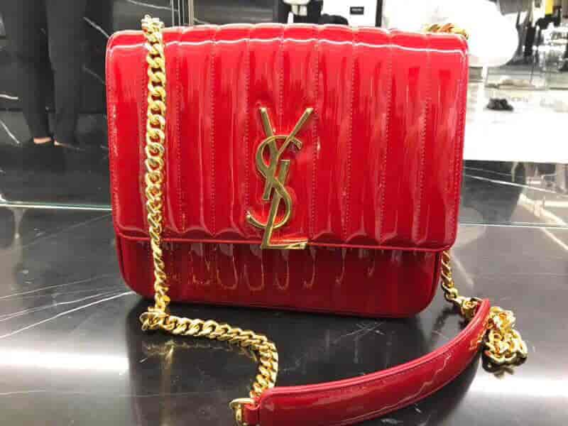 YSL/圣罗兰 18ss新款 Vicky 大号艳红色漆皮包 532595