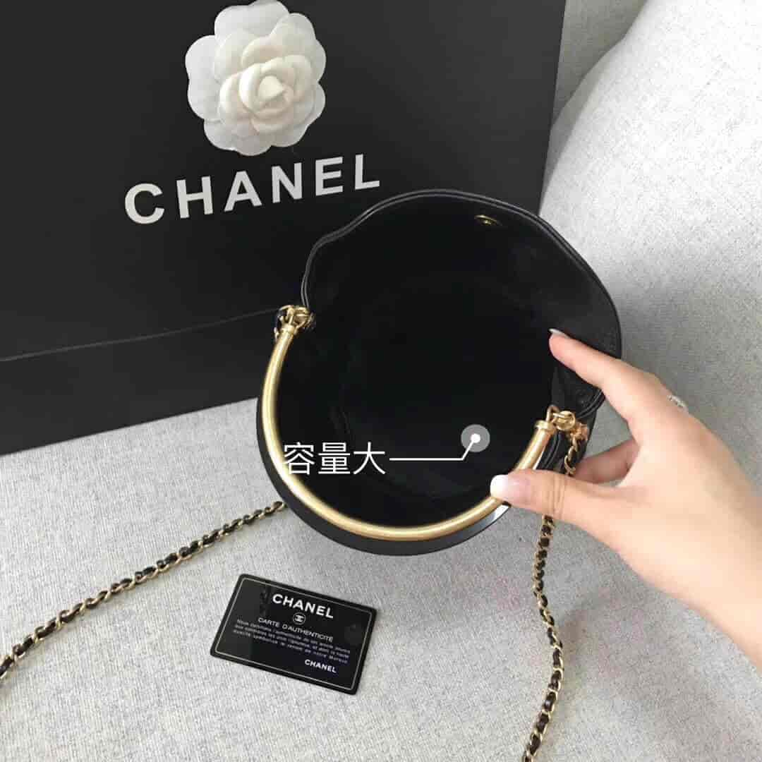 Chanel/香奈儿 18年秋冬新款vintage bucket汉堡系列水桶包