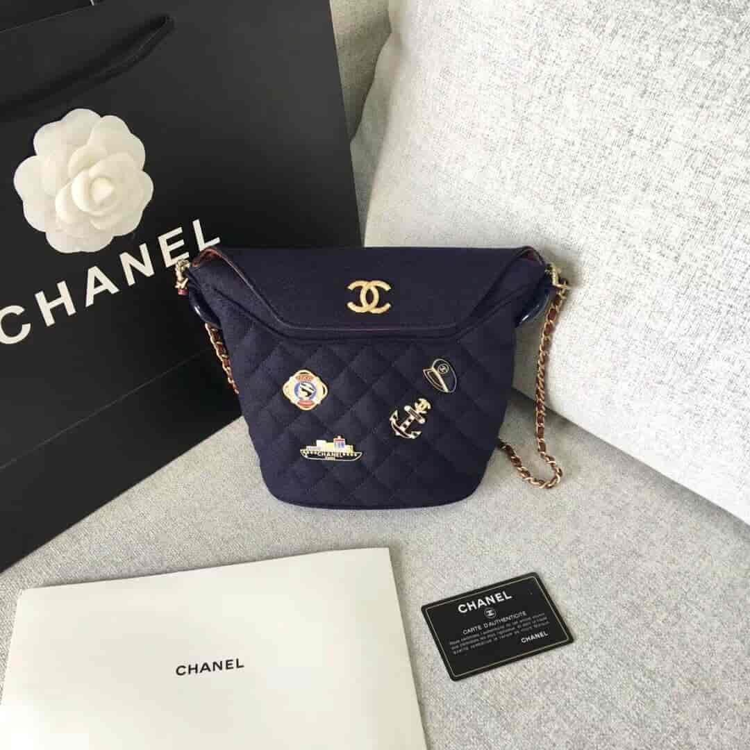 Chanel香奈儿 18年限量版汉堡系列海军蓝徽章水桶包