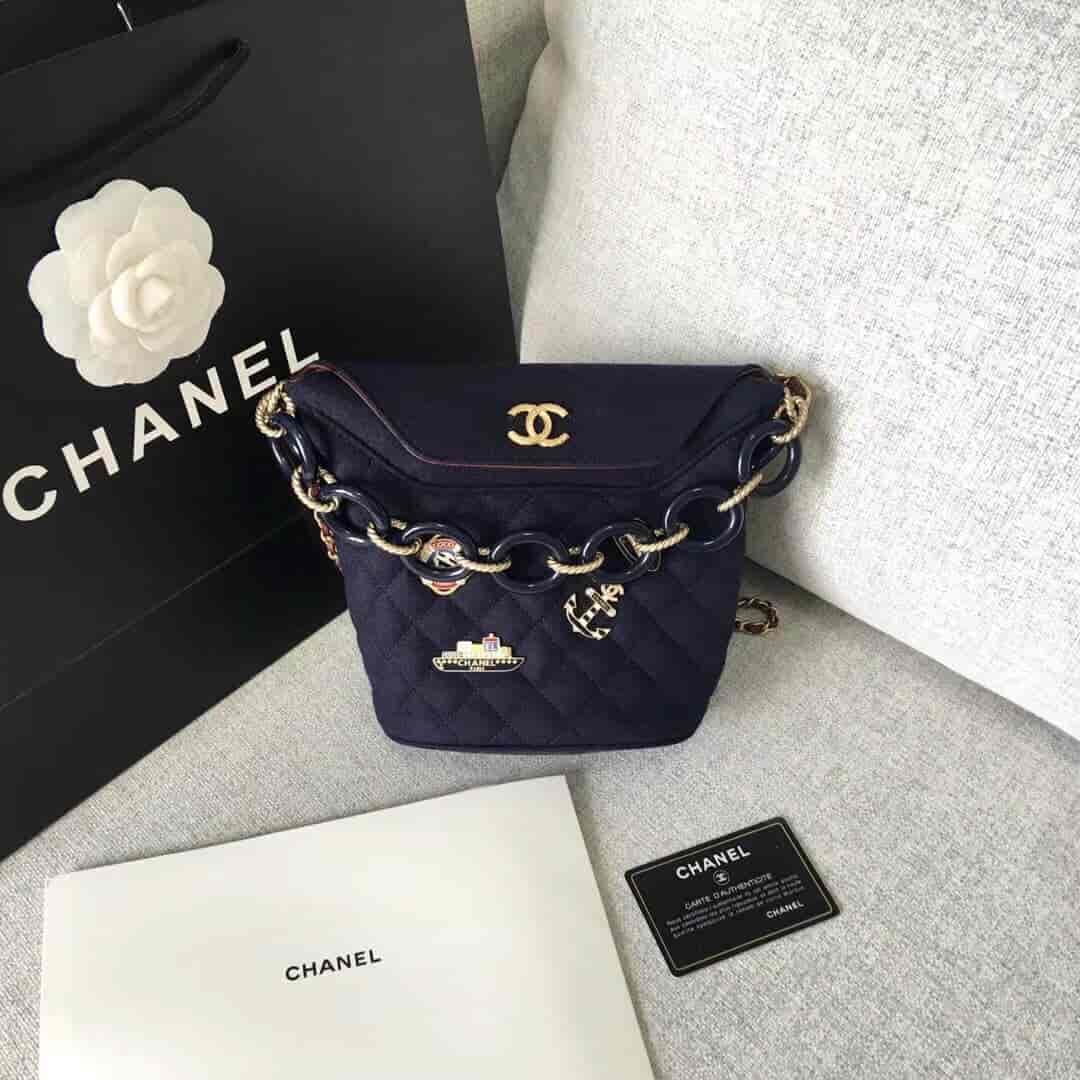 Chanel香奈儿 18年限量版汉堡系列海军蓝徽章水桶包