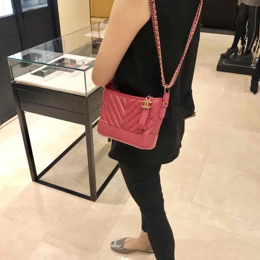 ?香奈儿Chanel 18秋冬新款 V纹 GABRIELLE 小号流浪包 ?