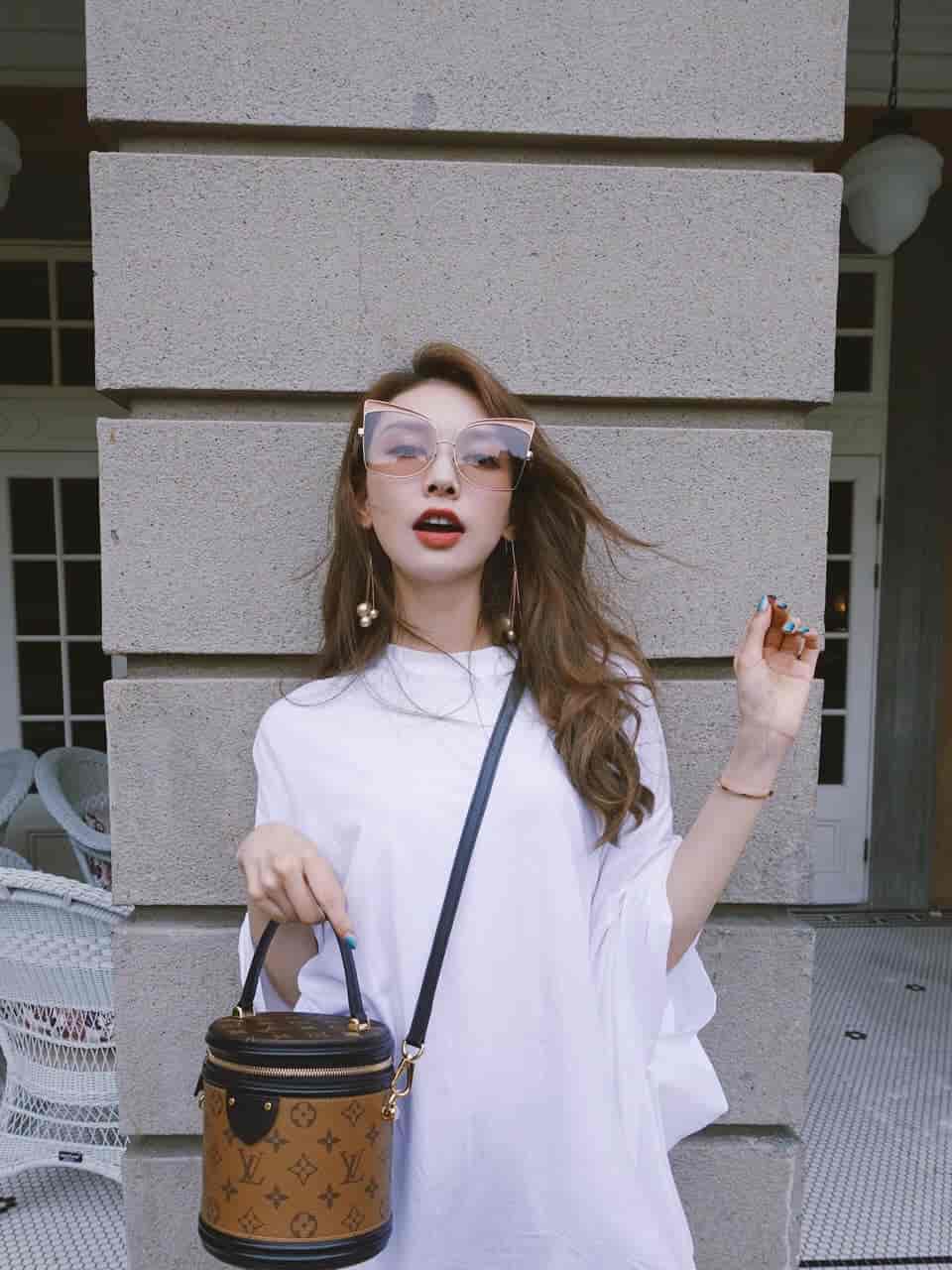 今年LV最好看的限量圆筒包|什么衣服都能搭