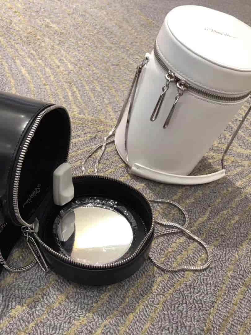 今年LV最好看的限量圆筒包|什么衣服都能搭