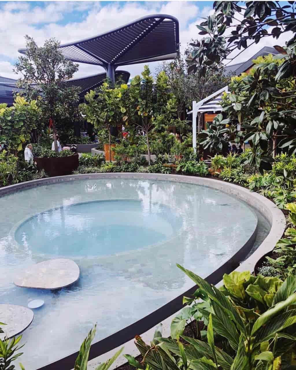 换季总要来点不一样的? LV黄色购物包