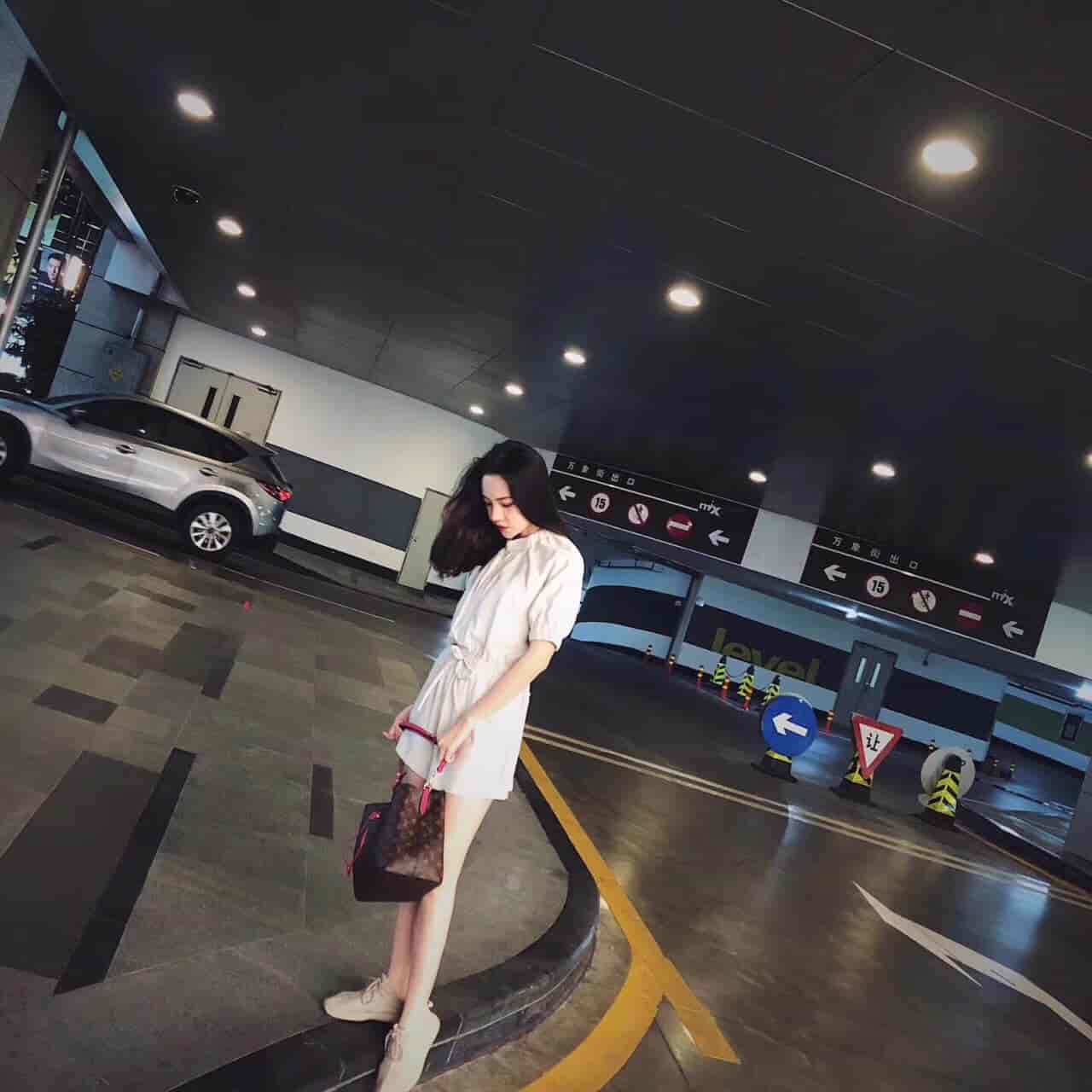 ?入手第一个奢侈品包丨是Lv水桶包NOENOE